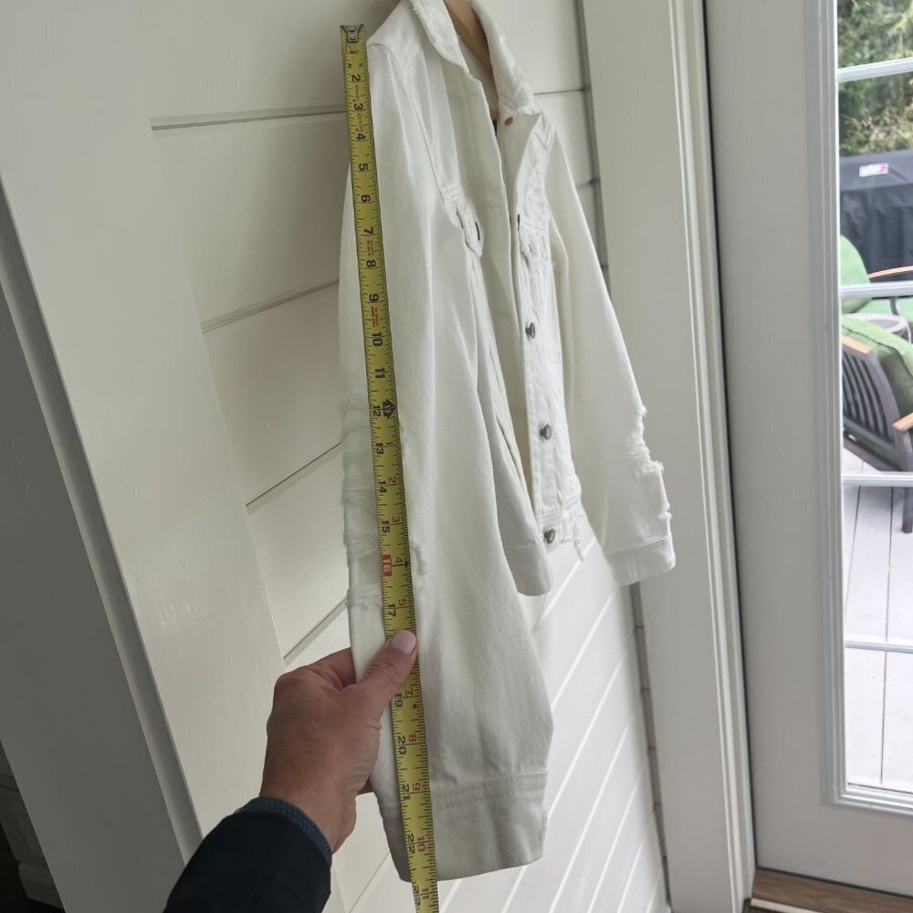 NWT American Eagle Outfitters | White Distressed Denim Jacket | Perfect Conditio - Picture 10 of 10